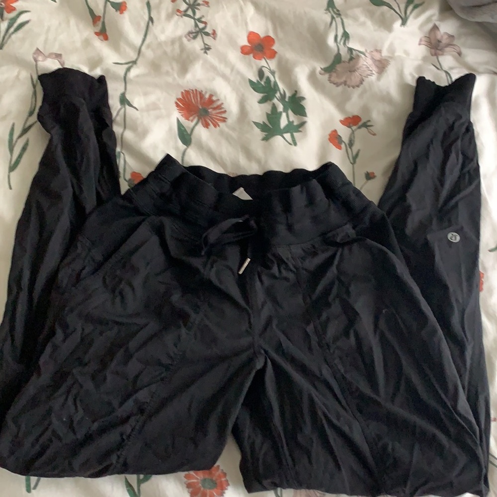 Lululemon size 4 dance jogger